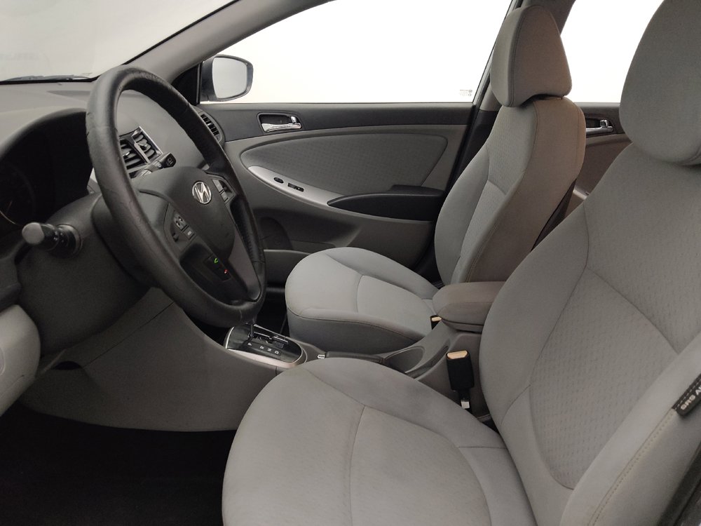 Used 2013 Hyundai Accent SE FWD image 17