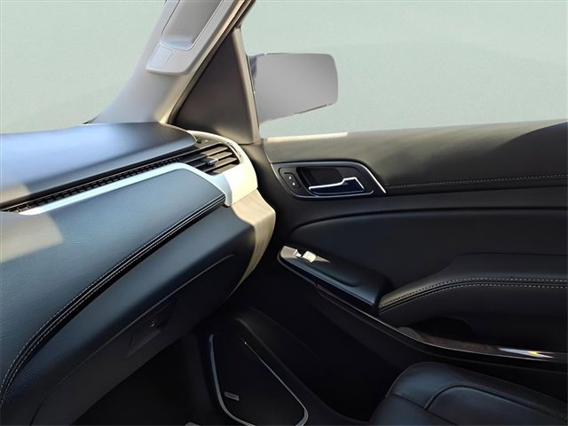 Used 2020 GMC Yukon SLT w/ Premium Edition image 22