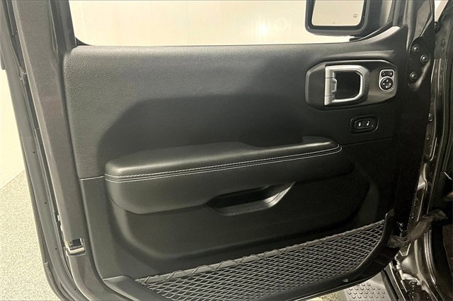 Used 2022 Jeep Wrangler Unlimited Sahara w/ Cold Weather Group image 21