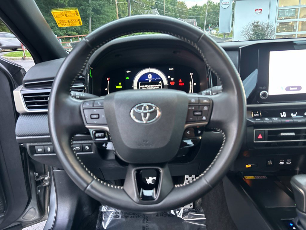 Certified 2025 Toyota Camry SE FWD image 14