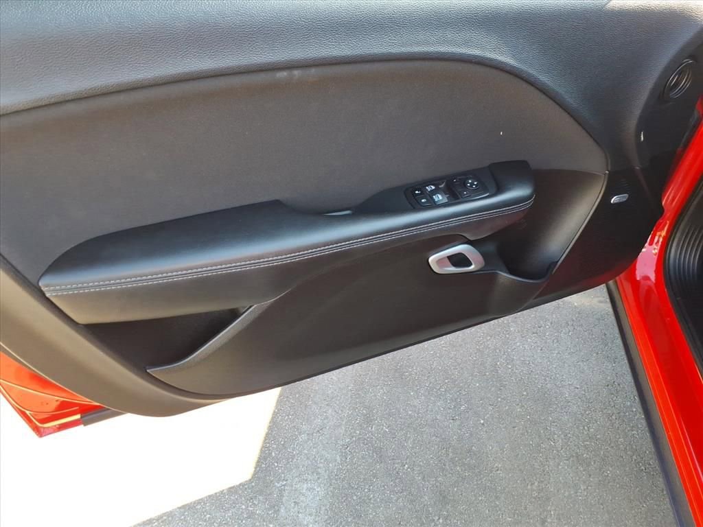 Used 2023 Dodge Challenger SXT w/ Blacktop Package image 6