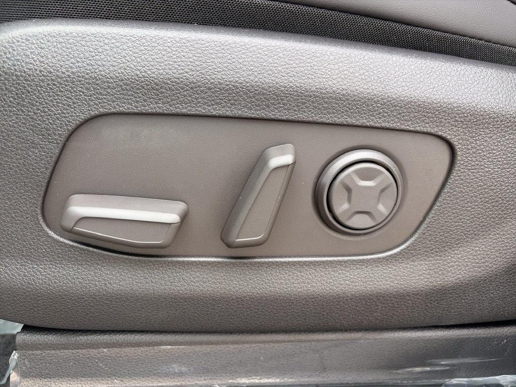 New 2027 Kia Carnival FWD image 15