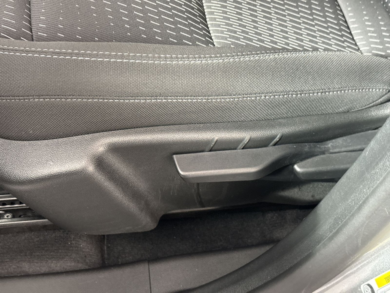 Used 2025 Chevrolet Equinox LT FWD image 14