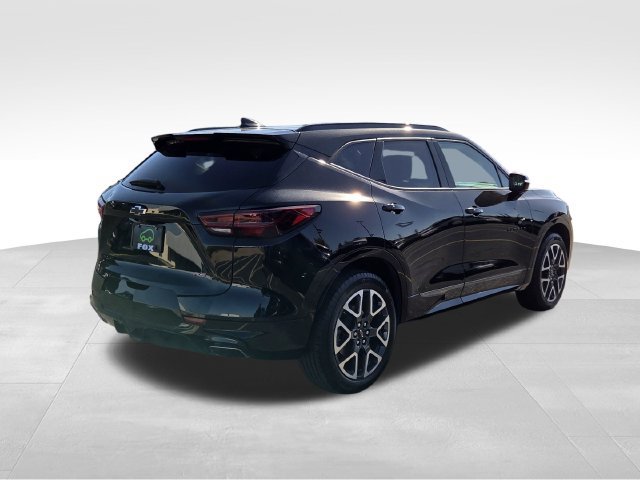 Certified 2025 Chevrolet Blazer RS w/ Driver Confidence II Package FWD image 5