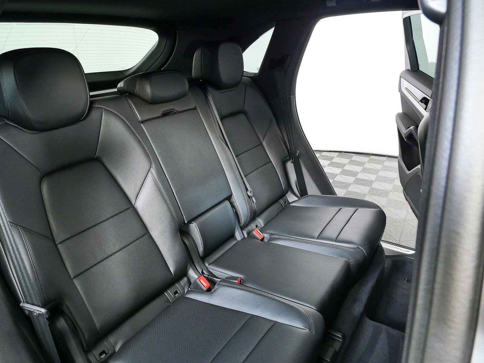 New 2026 Porsche Cayenne AWD/4WD image 23