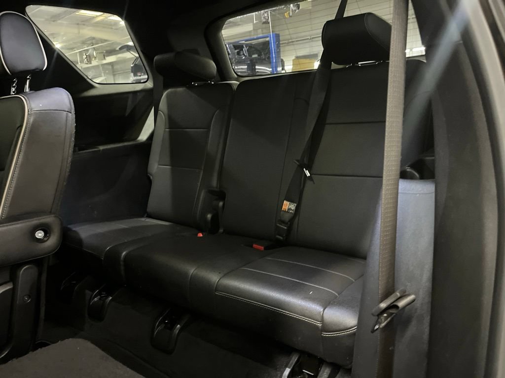 Used 2023 Chevrolet Traverse Premier w/ Redline Edition FWD image 26