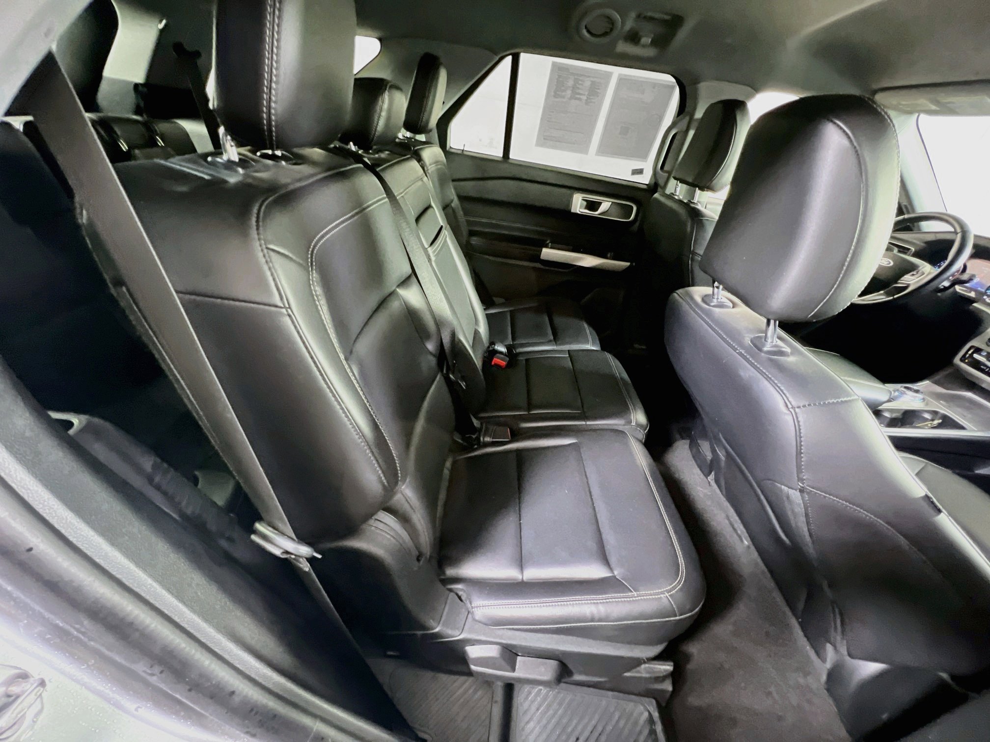 Used 2021 Ford Explorer XLT w/ Equipment Group 202A AWD/4WD image 27