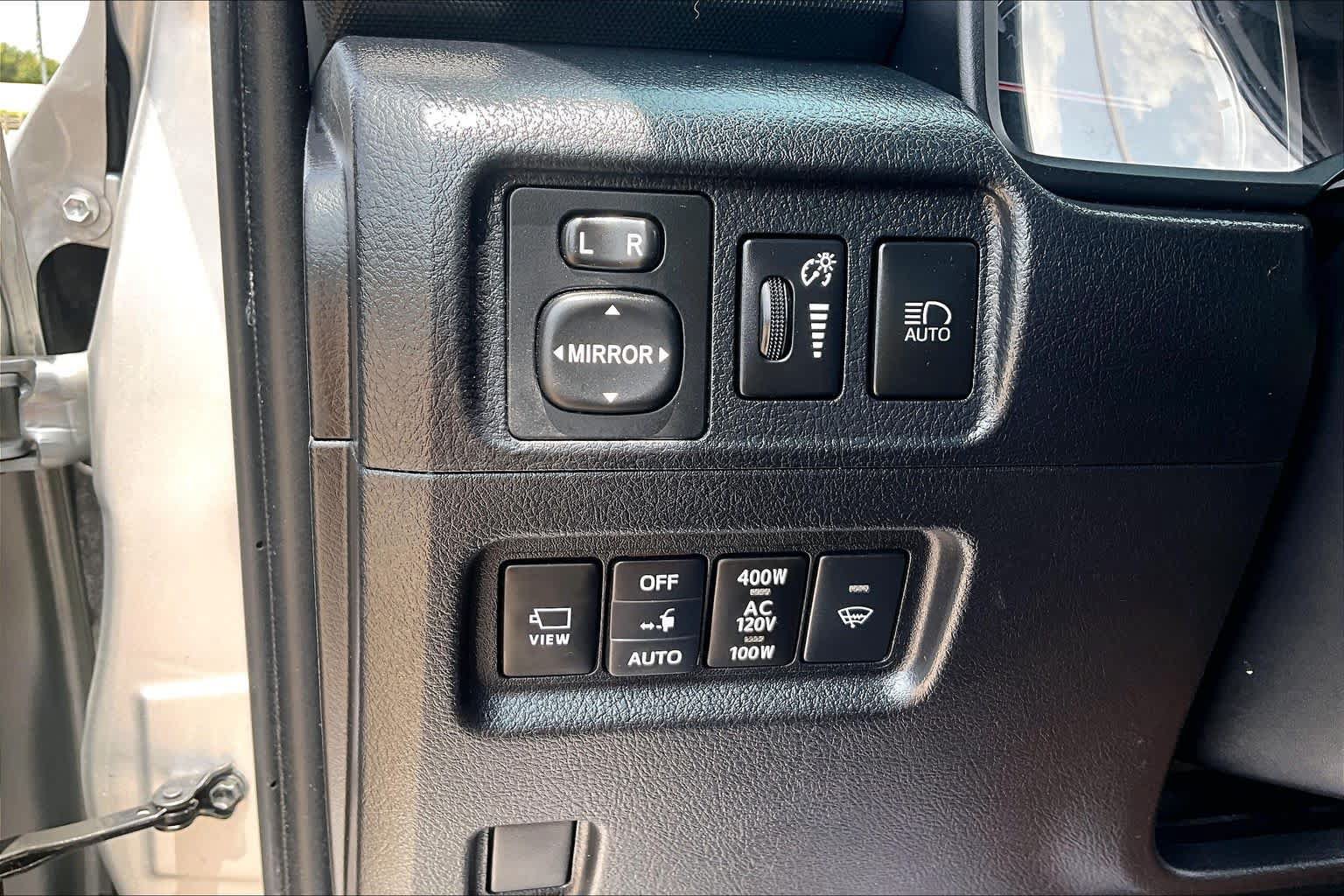 Used 2023 Toyota 4Runner Limited AWD/4WD image 34