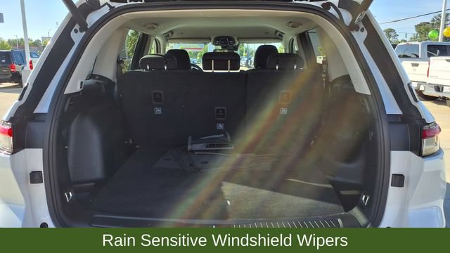 Used 2023 Jeep Grand Cherokee Laredo w/ Luxury Tech Group I image 13