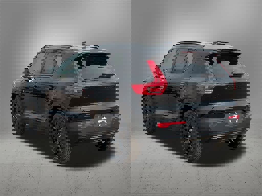 New 2026 Volvo XC40 B5 Ultra w/ Protection Package Premier image 4