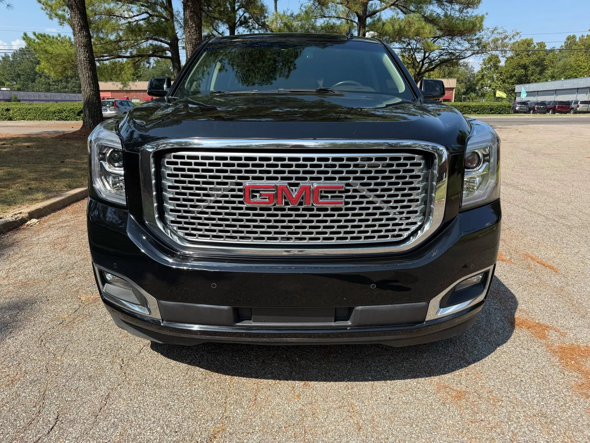 Used 2015 GMC Yukon Denali w/ Open Road Package AWD/4WD image 8