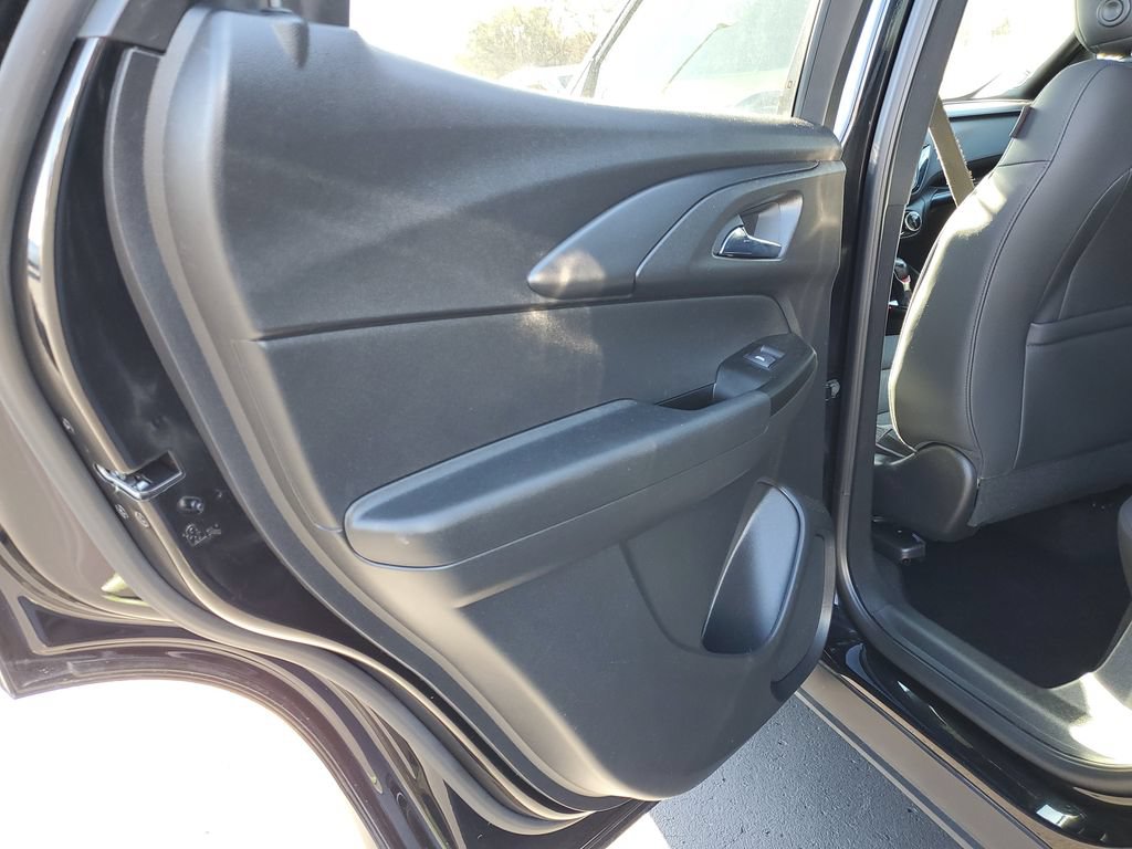 Used 2022 Chevrolet TrailBlazer RS w/ Sun and Liftgate Package FWD image 22