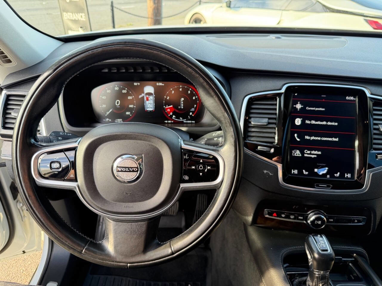 Used 2018 Volvo XC90 T6 Momentum w/ Convenience Package AWD/4WD image 32