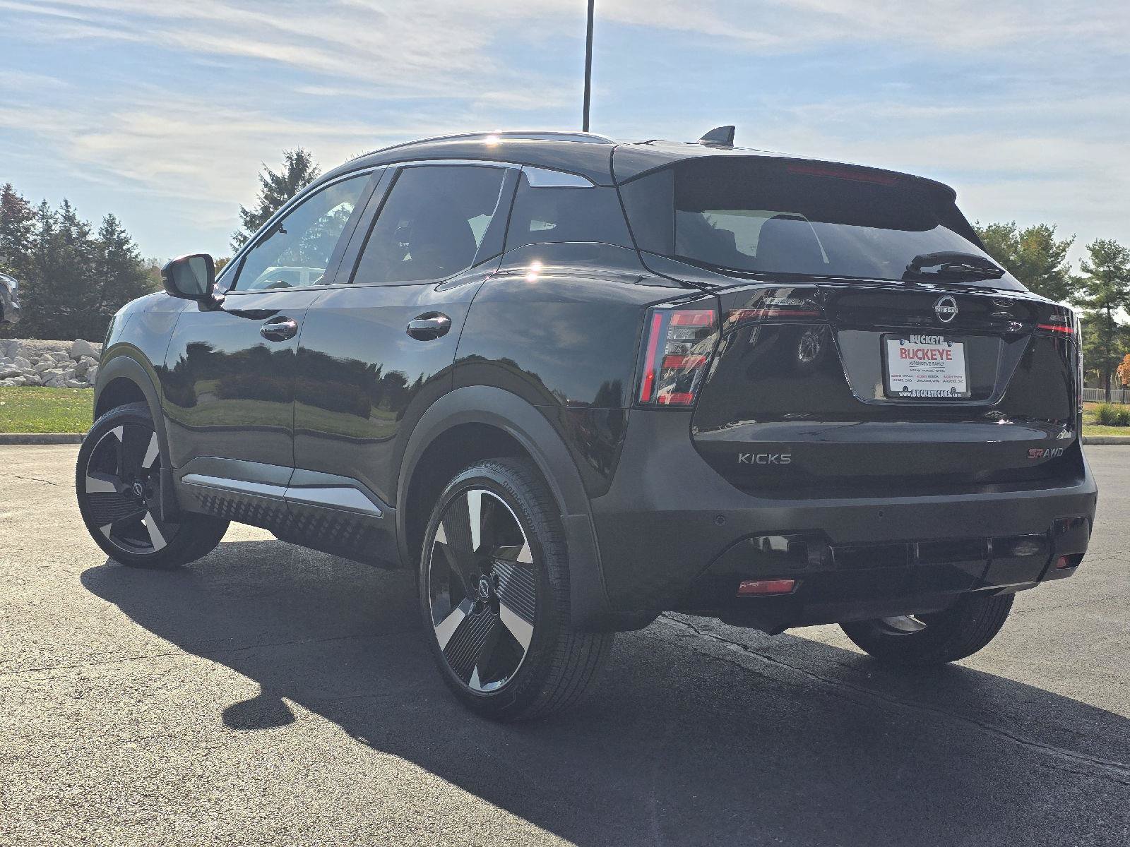 Used 2025 Nissan Kicks SR AWD/4WD image 5