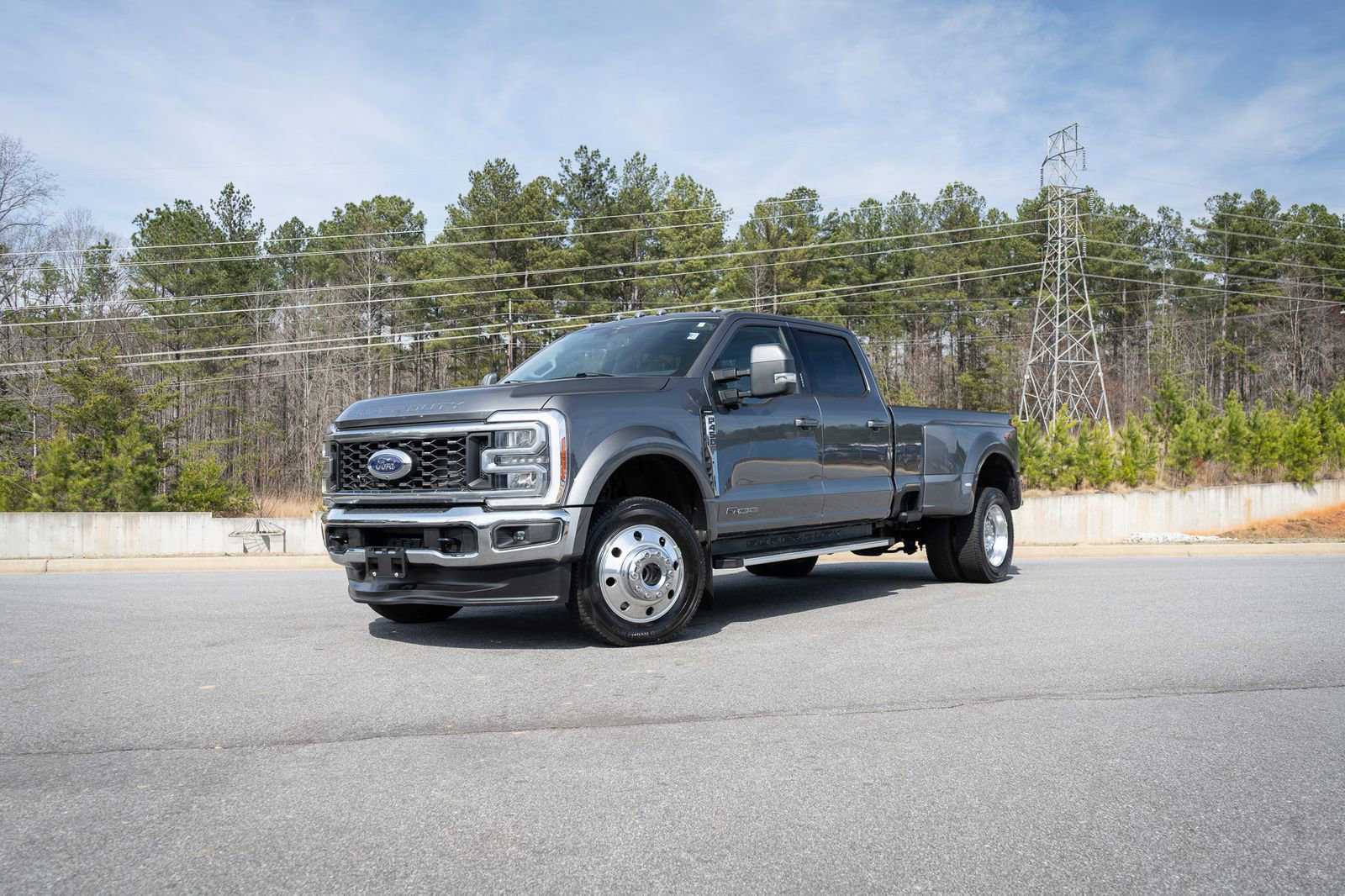 Used 2023 Ford F450 Lariat w/ FX4 Off-Road Package image 3