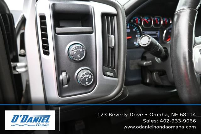 Used 2017 GMC Sierra 1500 SLT w/ SLT Preferred Package AWD/4WD image 27