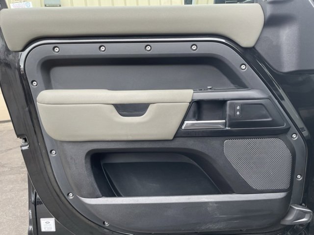 Used 2020 Land Rover Defender 110 S image 8