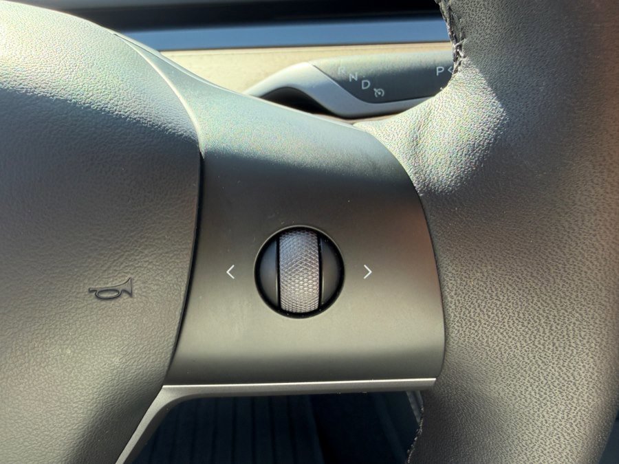 Used 2023 Tesla Model 3 Standard Range image 14