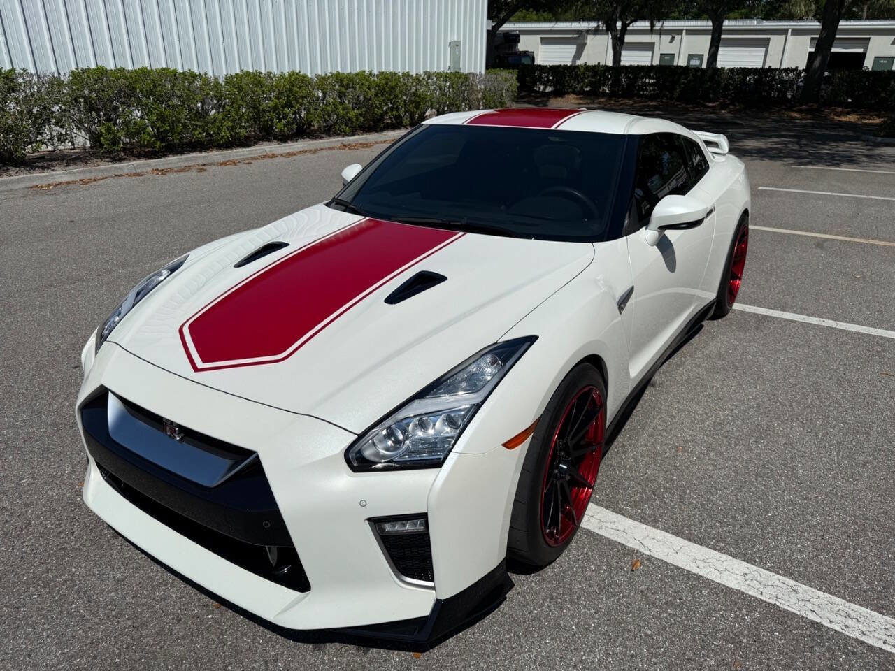Used 2020 Nissan GT-R Premium image 14