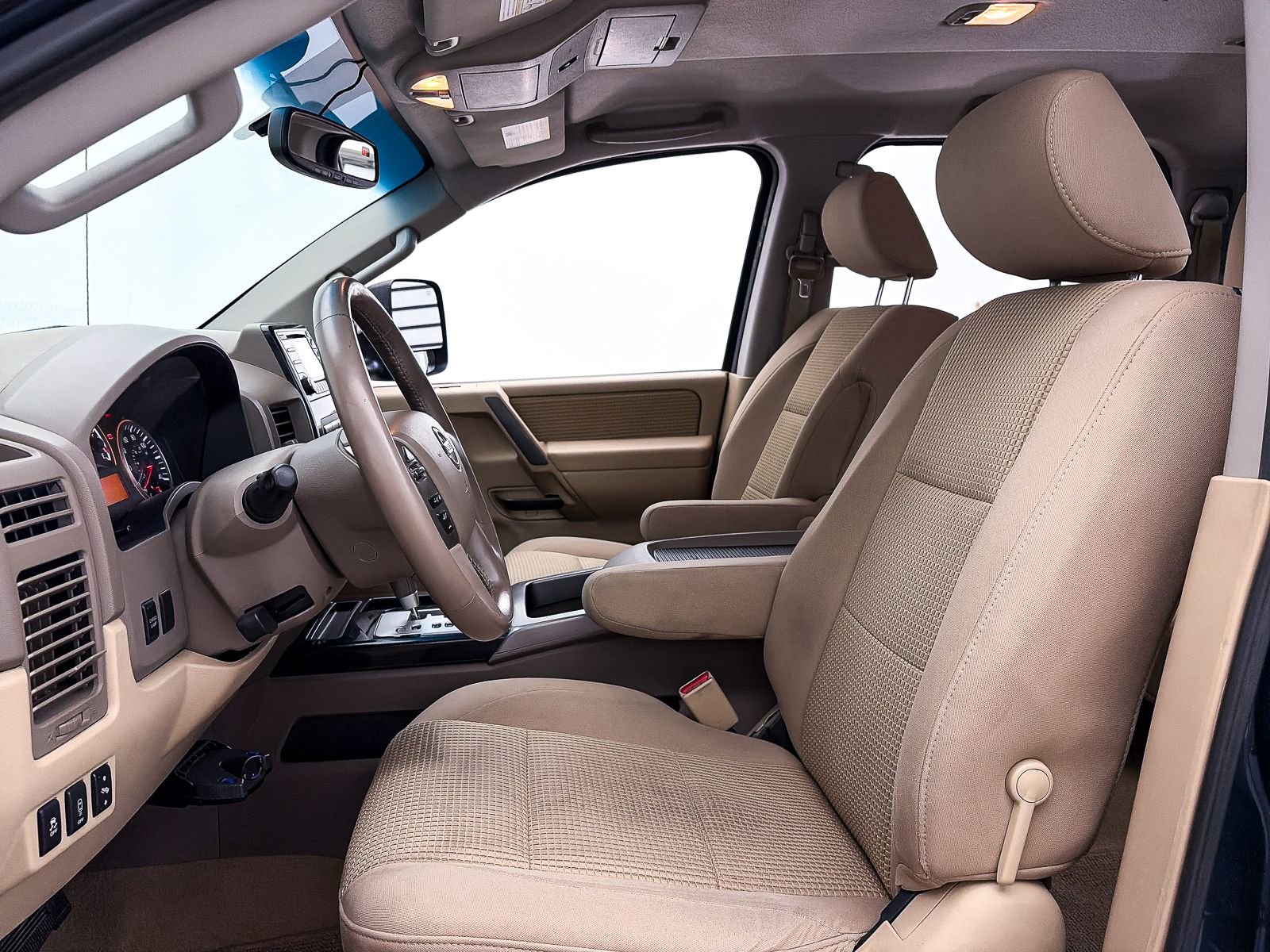 Used 2014 Nissan Titan SV w/ SV Premium Utility Package image 13