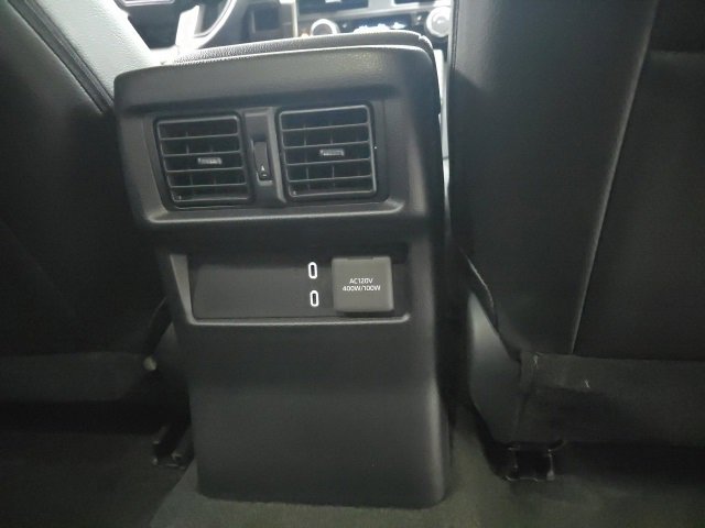 Certified 2025 Toyota 4Runner TRD Off-Road image 9