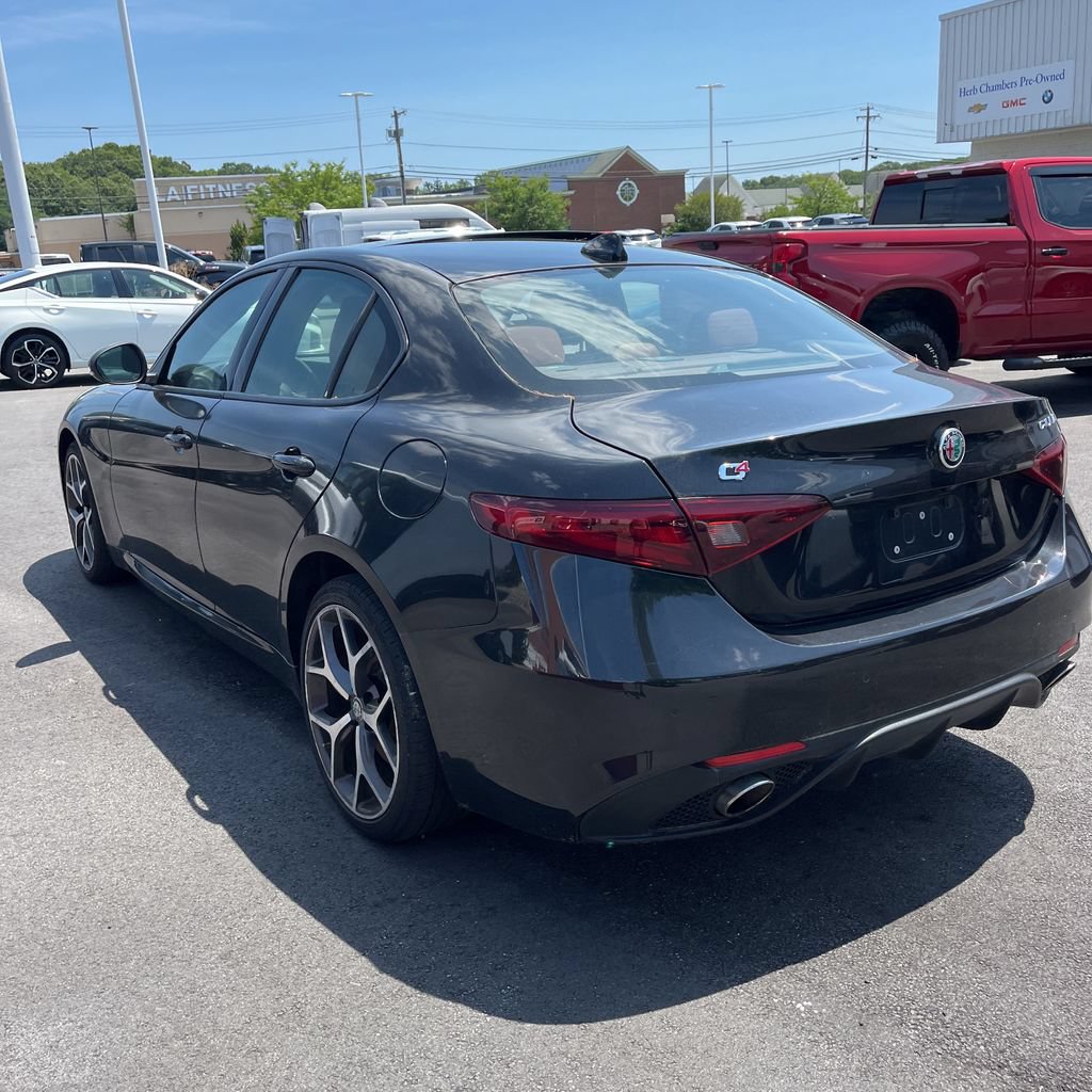 Used 2019 Alfa Romeo Giulia AWD image 4