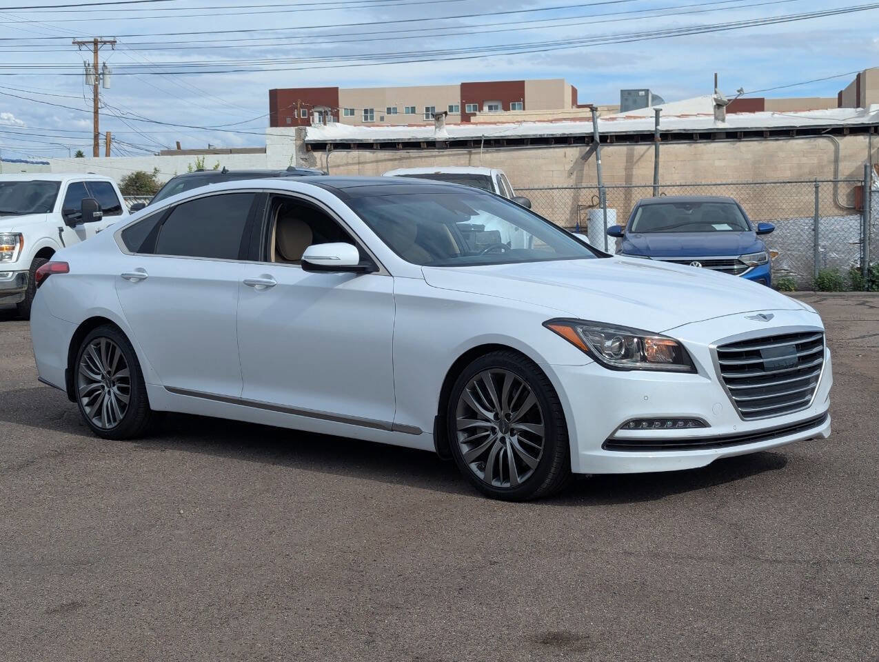 Used 2015 Hyundai Genesis 5.0 image 1
