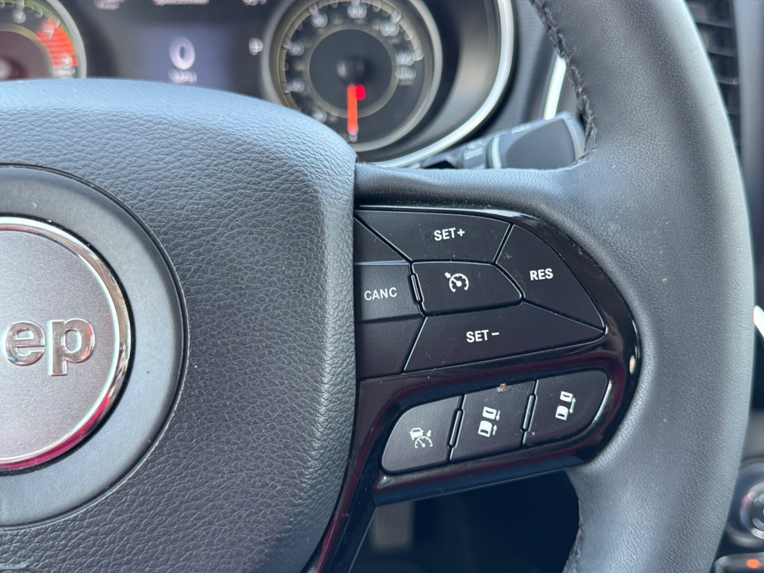 Used 2023 Jeep Cherokee Altitude Lux AWD/4WD image 23
