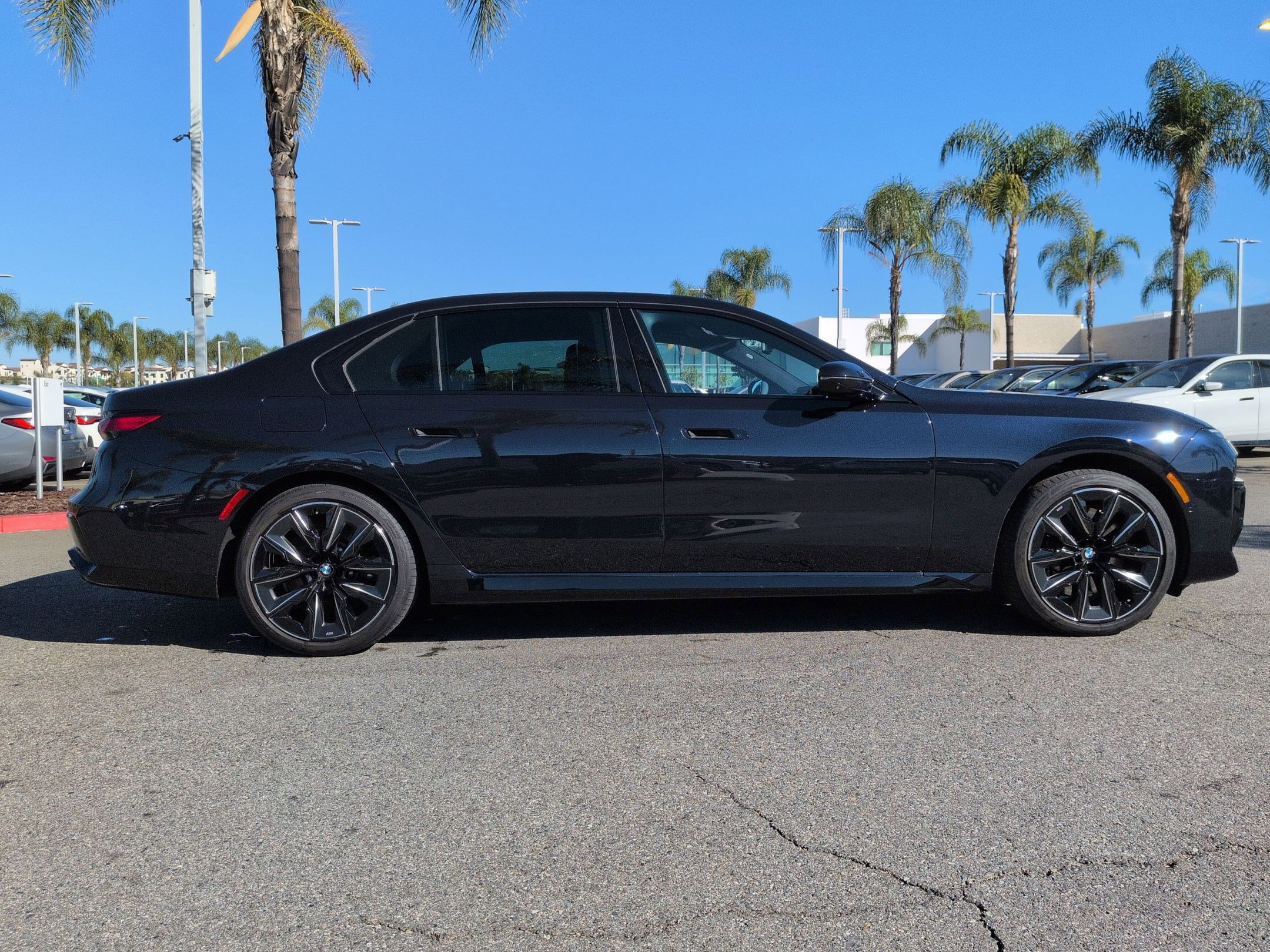 Used 2024 BMW 760i xDrive 760i xDrive w/ Premium Package 2 image 11