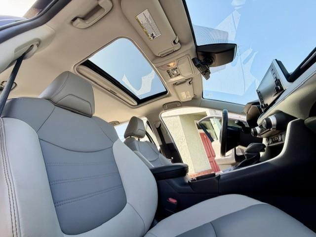 Used 2019 Toyota RAV4 Limited w/ Carpet Mat Package FWD image 8