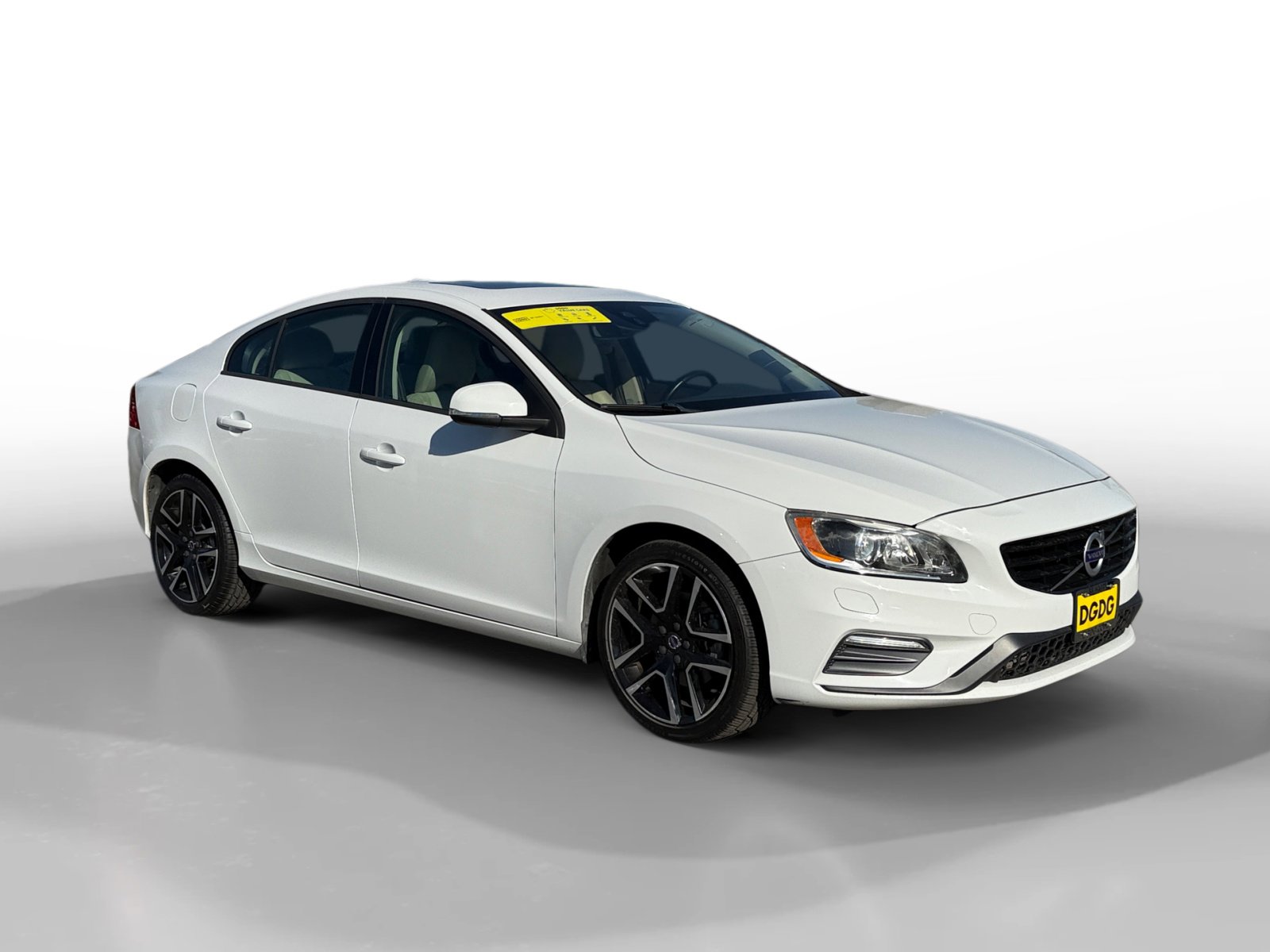 Used 2017 Volvo S60 T5 Dynamic image 7