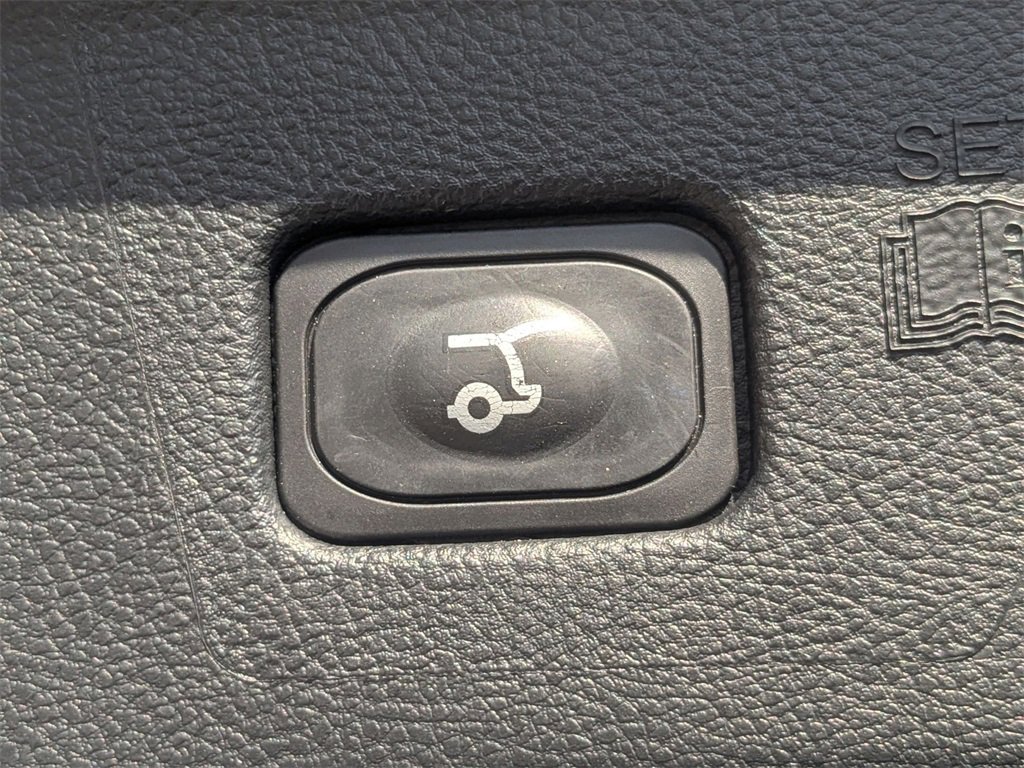 Used 2024 Ford Edge Titanium image 30