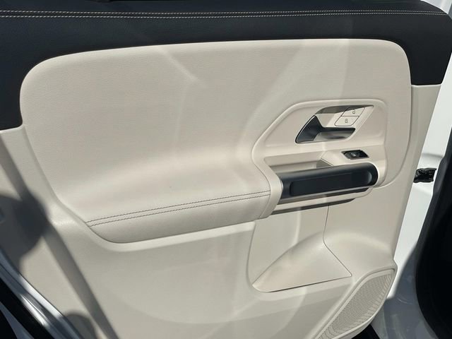 Used 2023 Mercedes-Benz EQB 300 300 image 34