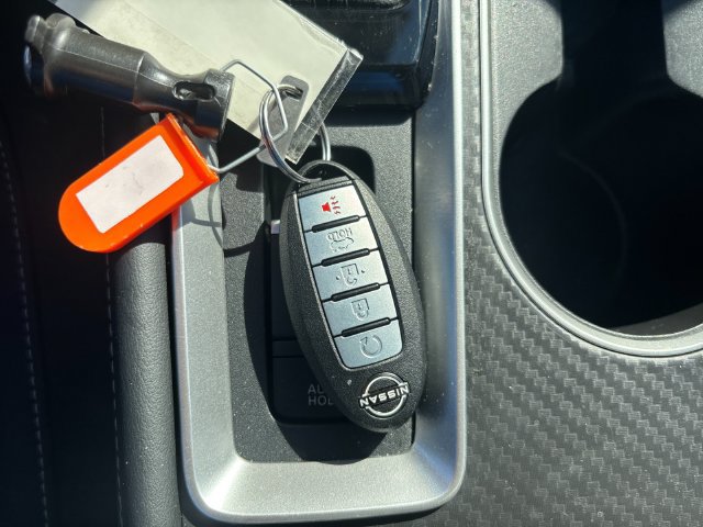 Used 2025 Nissan Altima 2.5 SV w/ SV Premium Package FWD image 9