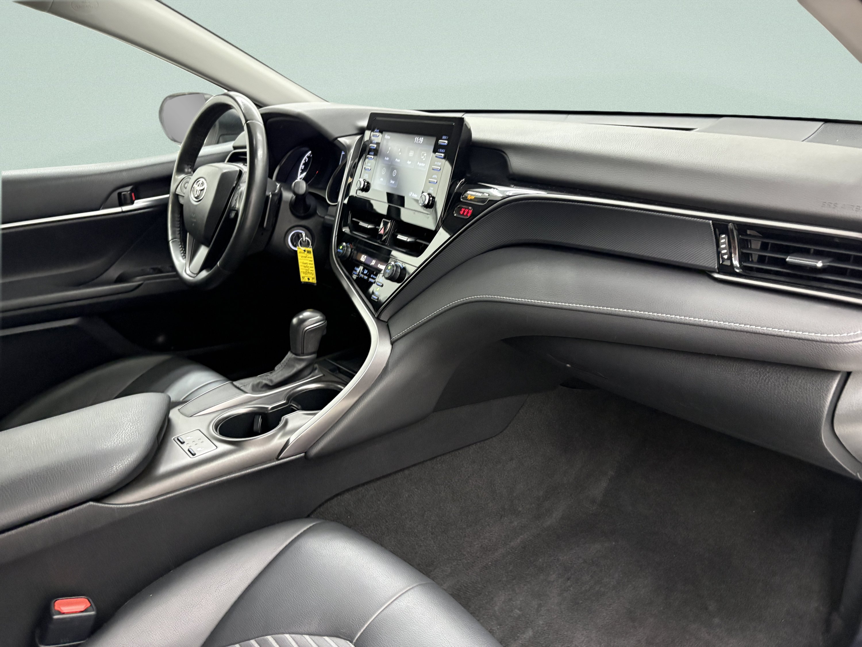 Used 2023 Toyota Camry SE FWD image 19