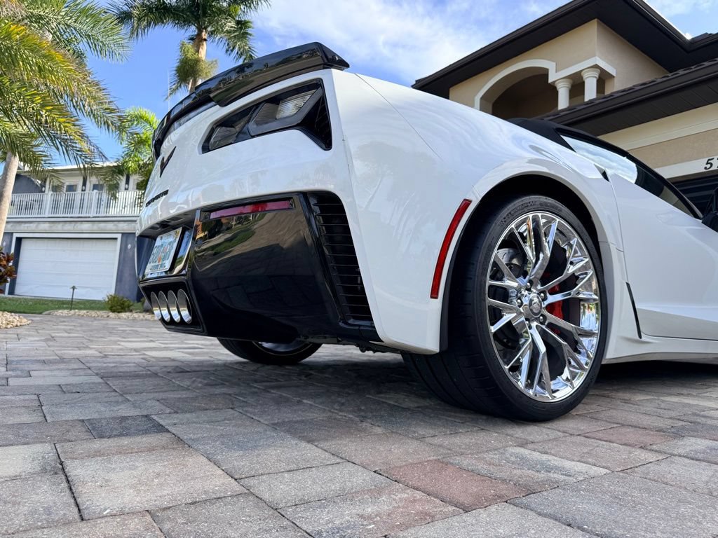 Used 2016 Chevrolet Corvette Z06 w/ 3LZ Preferred Equipment Group RWD image 12