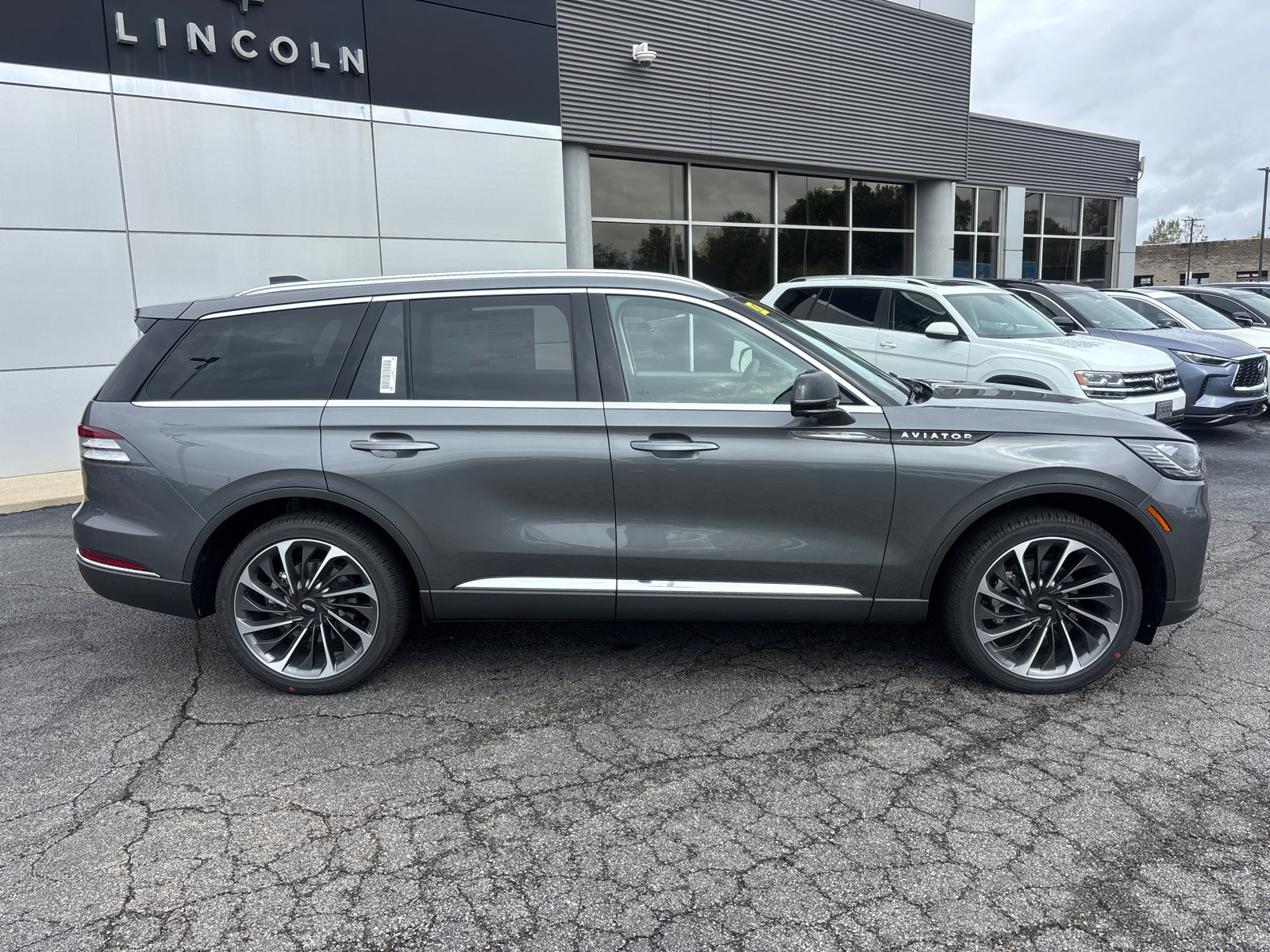 New 2027 Lincoln Aviator Reserve AWD/4WD image 8