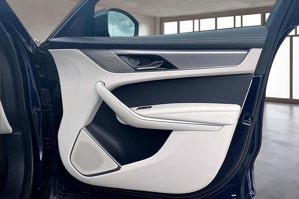 Used 2026 Jaguar F-PACE R-Dynamic S image 19