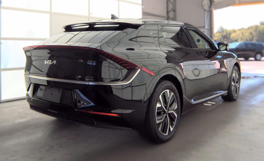 Certified 2023 Kia EV6 Wind w/ Wind Technology Package AWD/4WD image 5