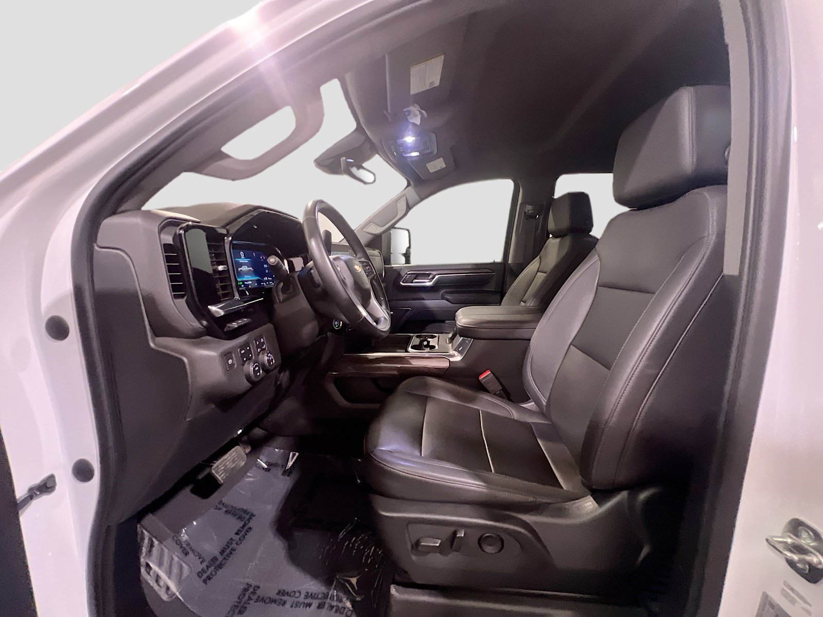 Used 2024 Chevrolet Silverado 3500 LTZ AWD/4WD image 15
