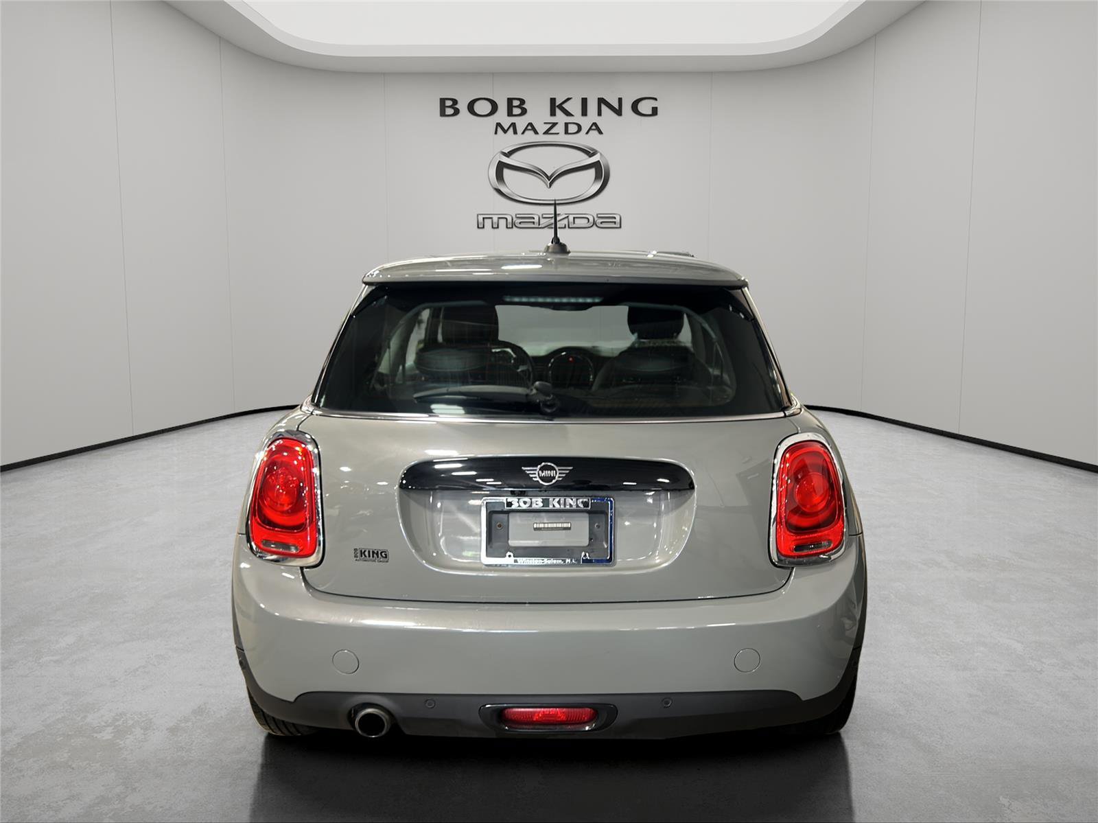 Used 2019 MINI Cooper 2-Door Hardtop w/ Storage Package FWD image 4
