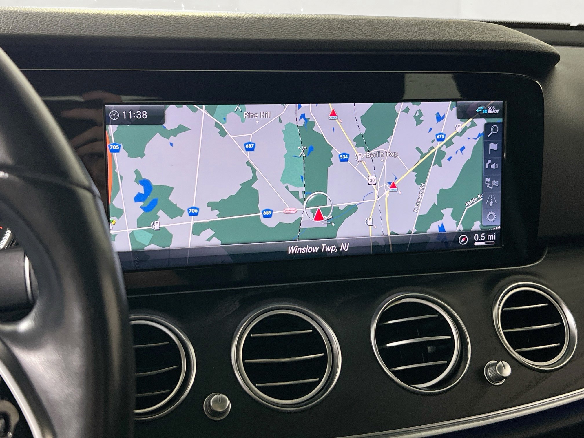 Used 2019 Mercedes-Benz E 300 4MATIC image 13