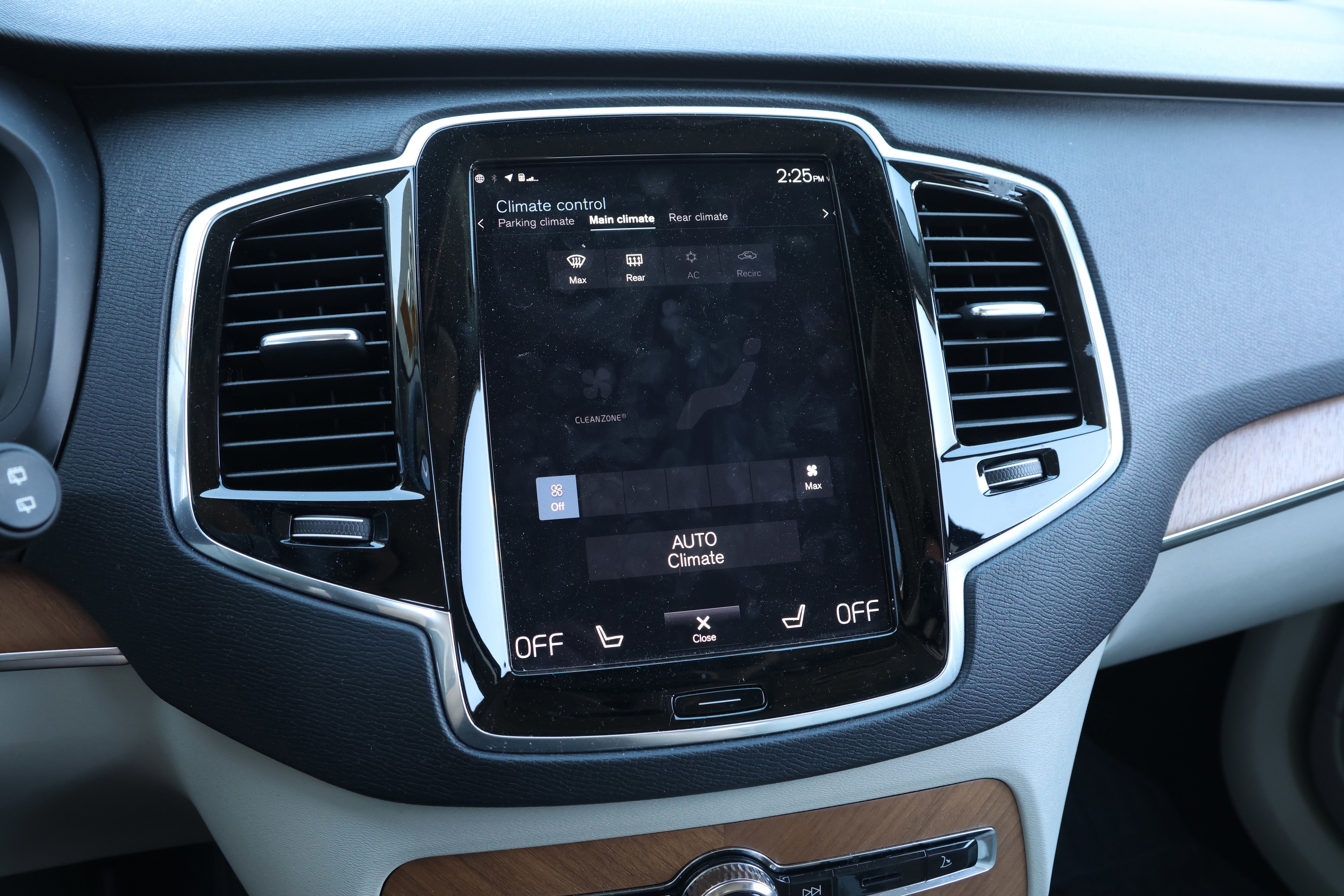 Used 2022 Volvo XC90 T6 Momentum w/ Advanced Package image 25