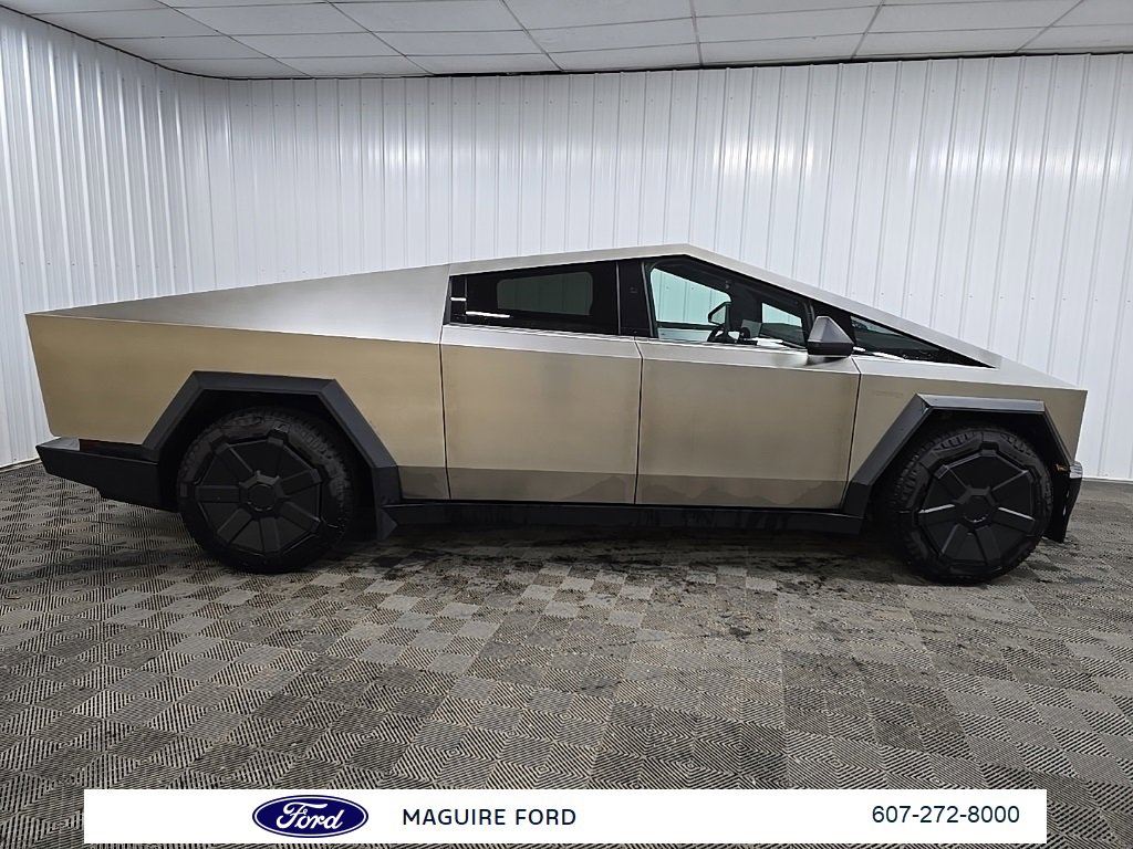 Used 2024 Tesla Cybertruck AWD Crew Cab image 2