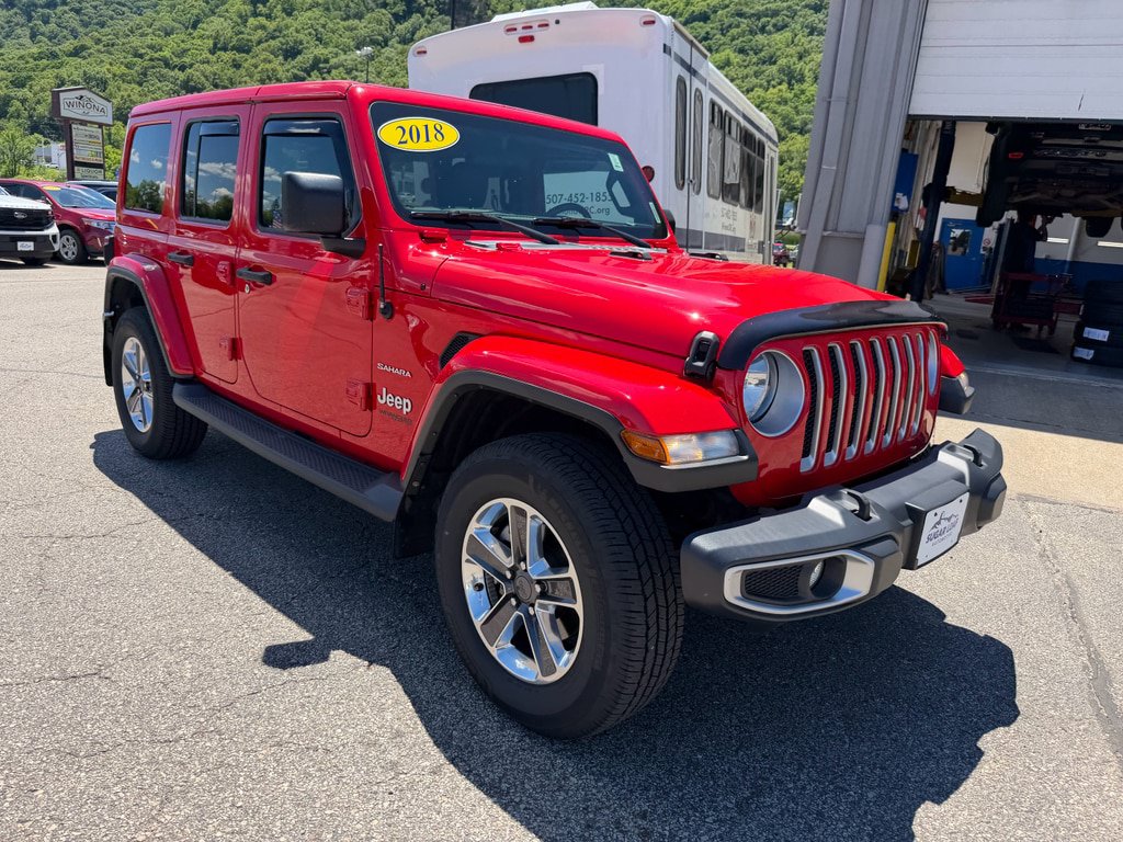 Used 2018 Jeep Wrangler Unlimited Sahara w/ Safety Group AWD/4WD image 3