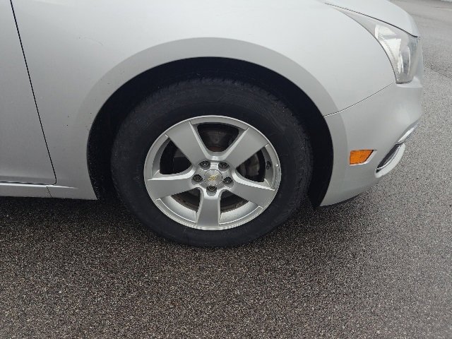 Used 2016 Chevrolet Cruze LT image 4
