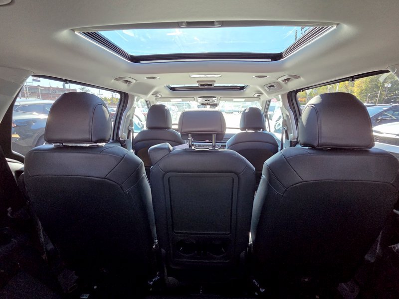 New 2027 Kia Carnival SX w/ Dark Edition Package FWD image 11