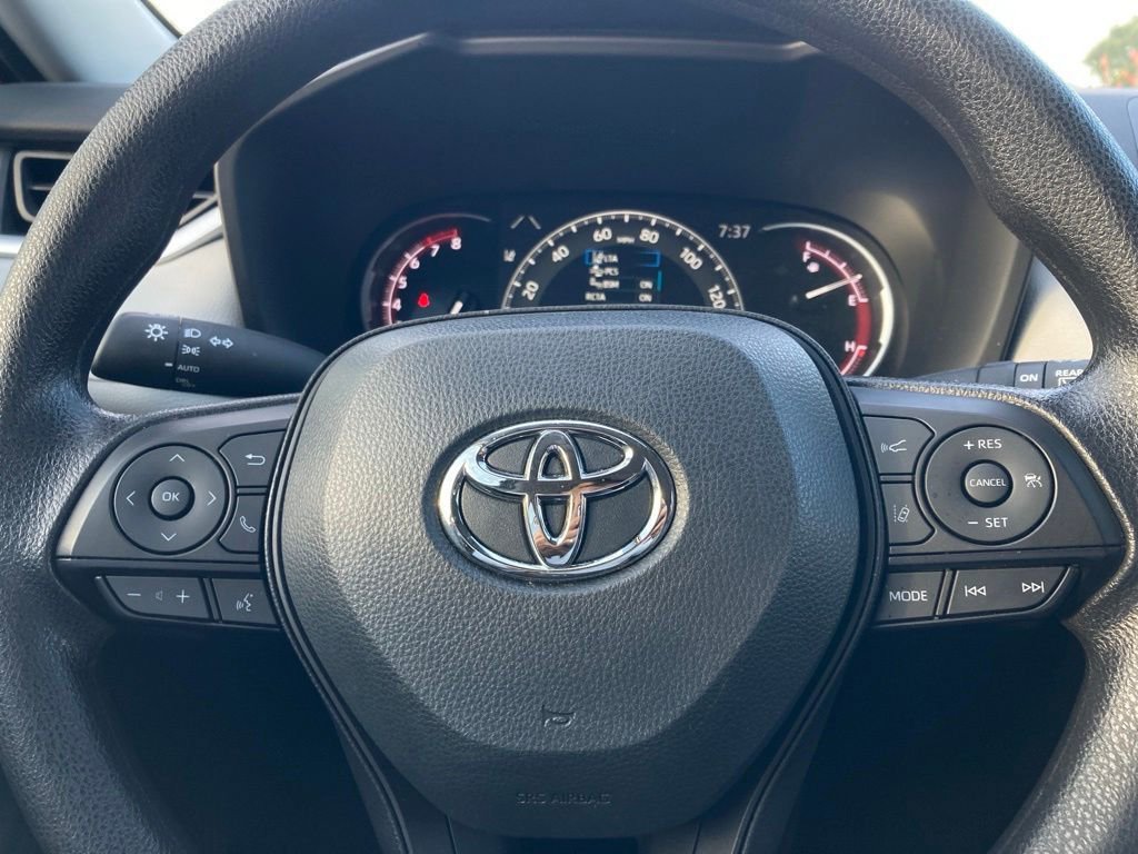 Certified 2025 Toyota RAV4 XLE FWD image 17