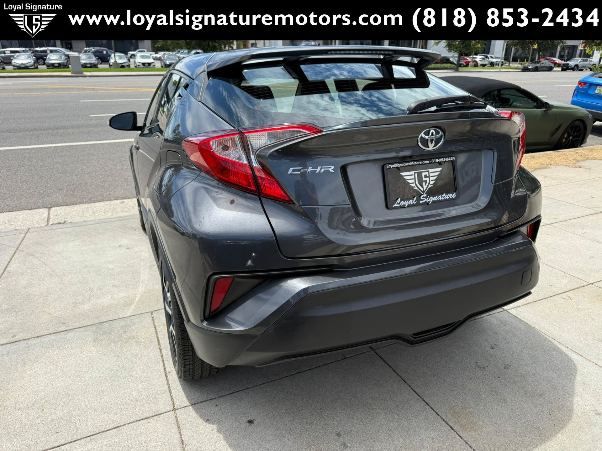 Used 2018 Toyota C-HR XLE FWD image 5