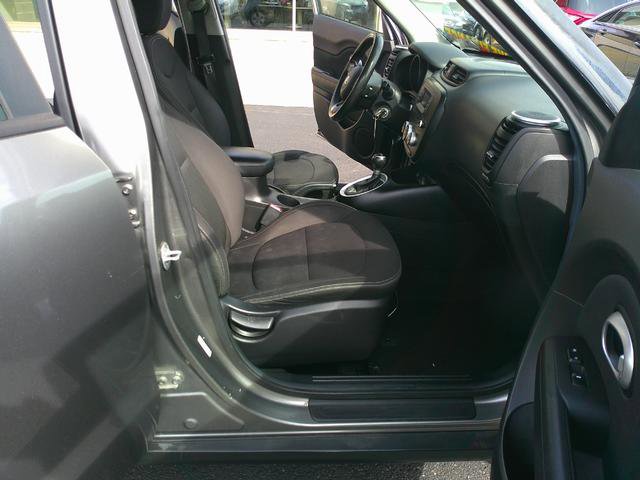 Used 2015 Kia Soul FWD image 6